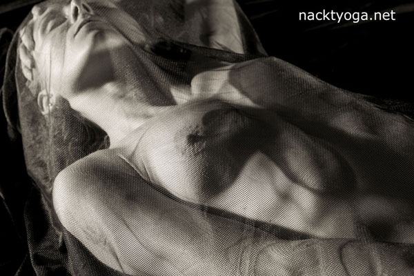 Nackt-Yoga-erotisches-Fotobuch-06-600